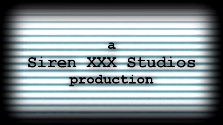 Siren XXX Studios: Il culo grasso della sposa e squirta in jeans