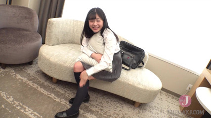 JAV Amateur: 谁不喜欢学校服装 - 最可爱的日本青少年系列。