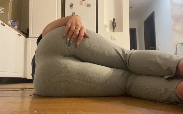 NipsAndStrips: Farting Laid Down in My Tight Pantss