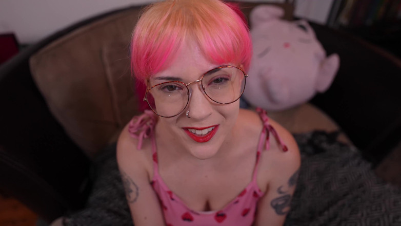 lilredvelvettt: Turning Your GF Onto Cuckolding