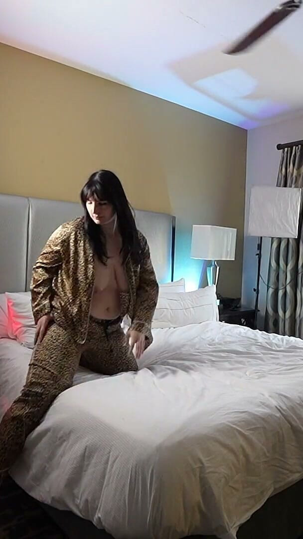 Jordan Wright: Bts s Paige Steele