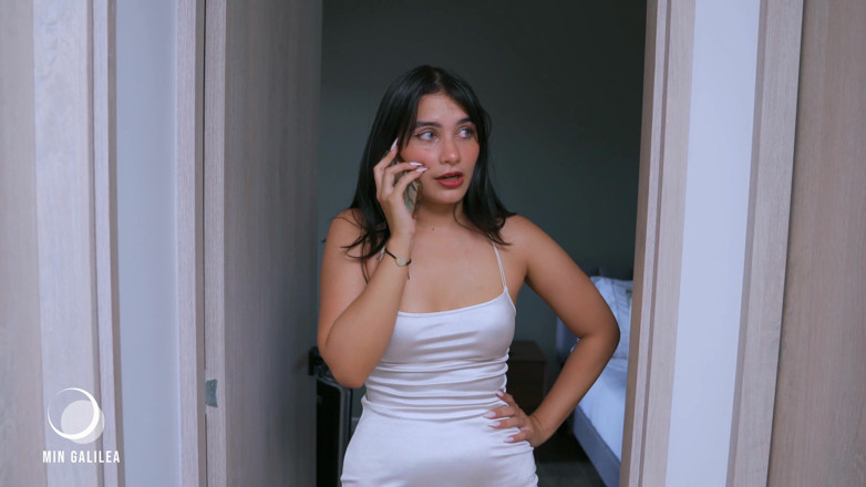 MinGalilea: I Remind My Friend Why She Likes Women
