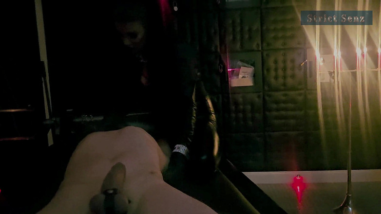 Strict Senz: Stina Stone Dominadora Punheta Provocando Negação Sentando Na Cara Por...