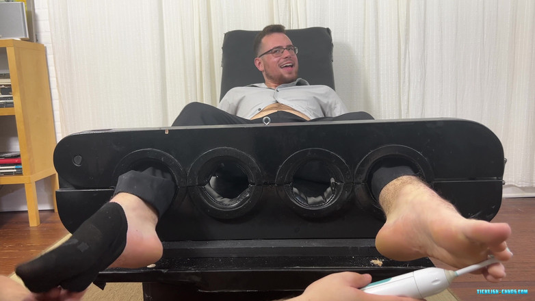 Ticklish Chubs: Cdubs iş yerinde yakalandı