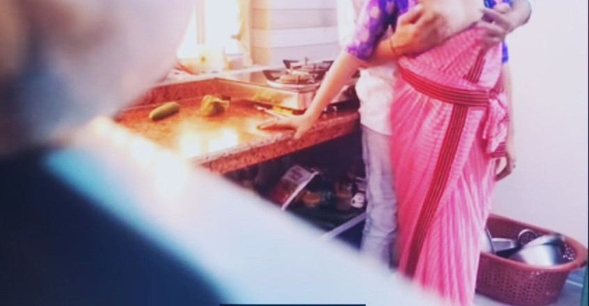 Teensex: Kitchen Surprise for Hot Bhabi.
