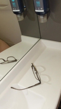 Ich habe einen blowjob von elisa in einer öffentlichen toilette teil 1