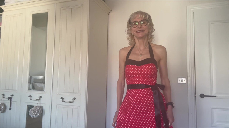 Deeliteful Jacy: Elegante dame in rot