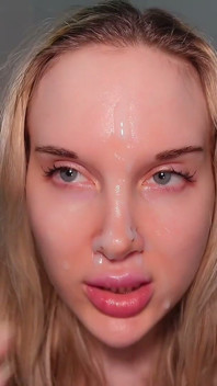 Penggunaan percuma perempuan jalang submisif handjob pancutan muka - Sofie Skye