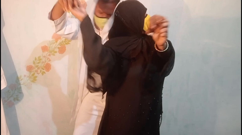 Gulaab: Danse arabe et sexe par une bhabhi desi indienne musulmane