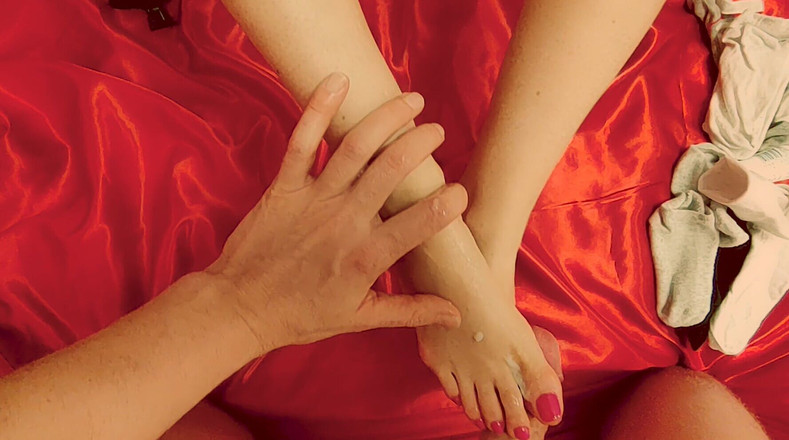 Lady_Blonde_in_Love: POV Foot Fetish, Petite Young Girl Gives Me a Footjob....