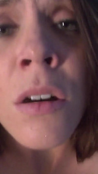 Alison Tyler engole enorme gozada