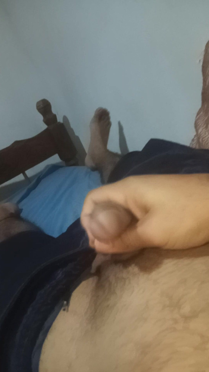 Cute boy jerks off: Genç adam komşuları konuşurken odasında bir ile stres atıyor bölüm 2