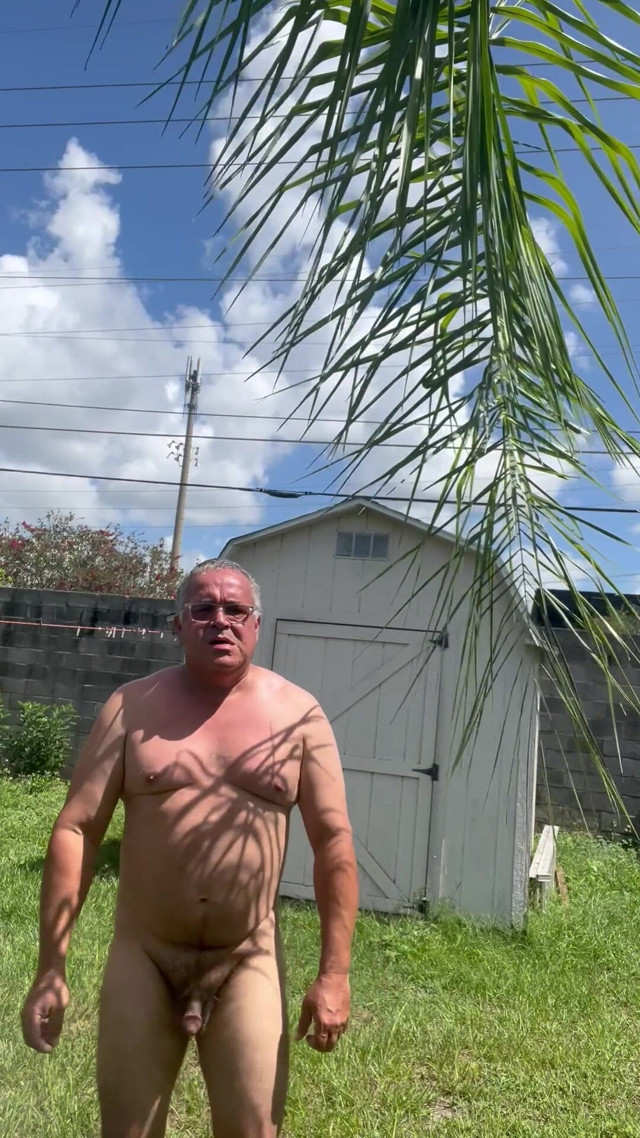 Public Nude (Gil) Public Nude (Gil)