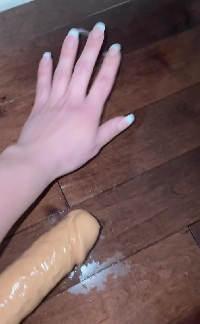 Miss Lexa: Kijk wat er gebeurde toen ik mijn neukmachine gebruikte, kan...