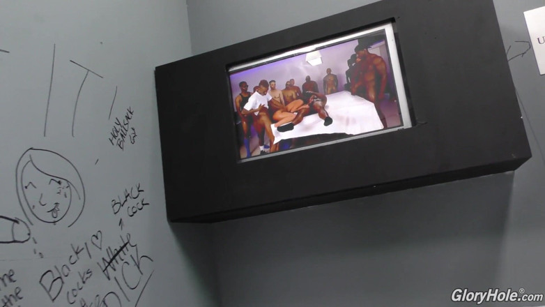 Gloryhole: Michele James älskar stor svart kuk - gloryhole