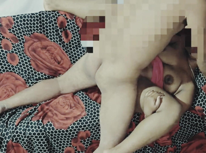 Uttar dinajpur: Une bhabhi indienne sexy se fait baiser, hindi