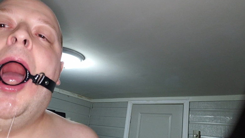 Charlieboy69: Deepthroating dildo 7 inci dengan cincin gag mulut