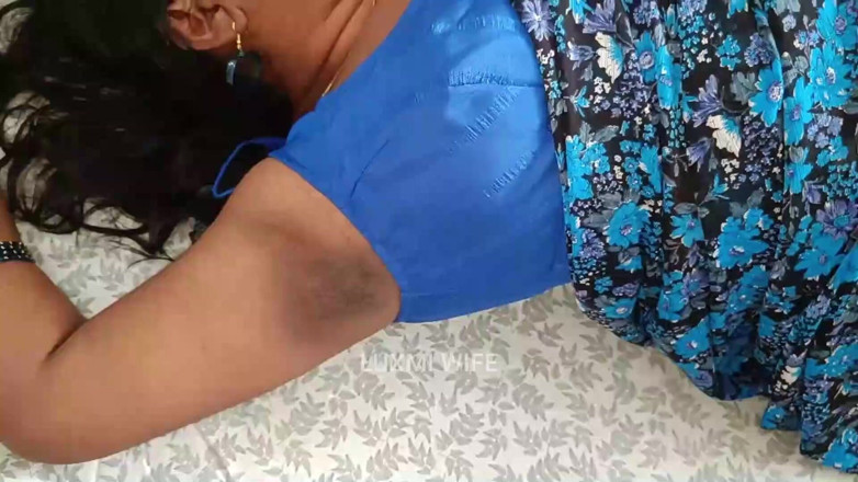 Luxmi Wife: Ep 3 si masturba con me