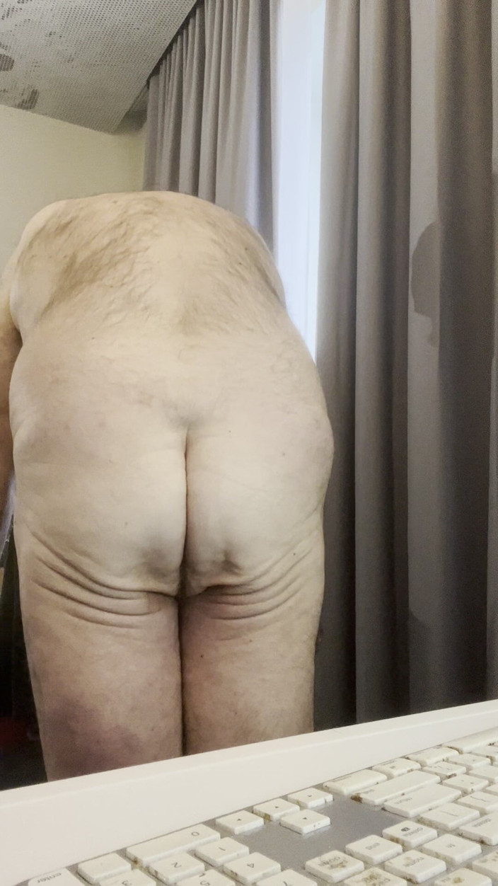 Coach Karl dude lodge: 2026 발렌타인 데이 코치 칼스 엉덩이