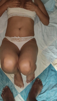 Fantasy riya lagi pamer tubuh aduhainya