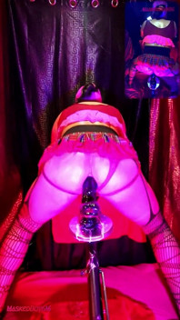 Twerking Dalam Skirt Mini Menunggang Dildo Saya 4