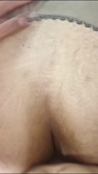 太ったBBWが初めての太った脚とお尻でポルノデビュー