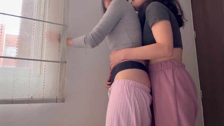 scarlettandc: Women Touching and Having Fun with Their Fingers in Their...