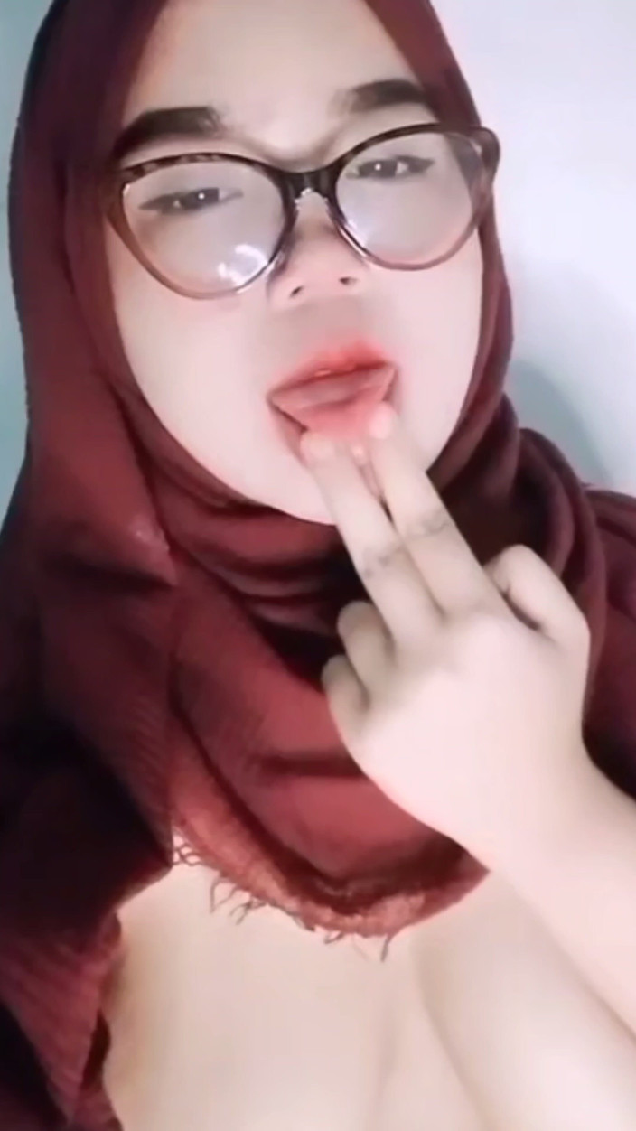 Jilbab69: 내 여친 히잡을 쓴 거유의 발정난 플러그 보지와 오랜 시간