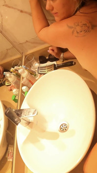 Amateur Hotel Bathroom Fuck