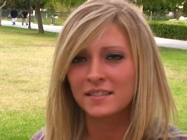 Top Web Models: Carmen Kinsley remaja blonde seksi dengan zakar besar blowjob sudut...