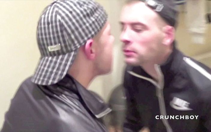 Raw French Bad boys: जॉगिंग वर्चस्व में दो बबॉय की चुदाई