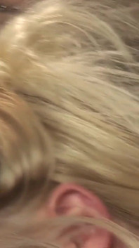Trekant sexparty med Cindy Behr och Jasmine Webb är MILFs knullas i fittor