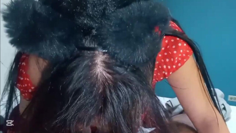 Ladyboy69: Tengkorak transeksual memasukkan semua kontolnya ke mulutnya