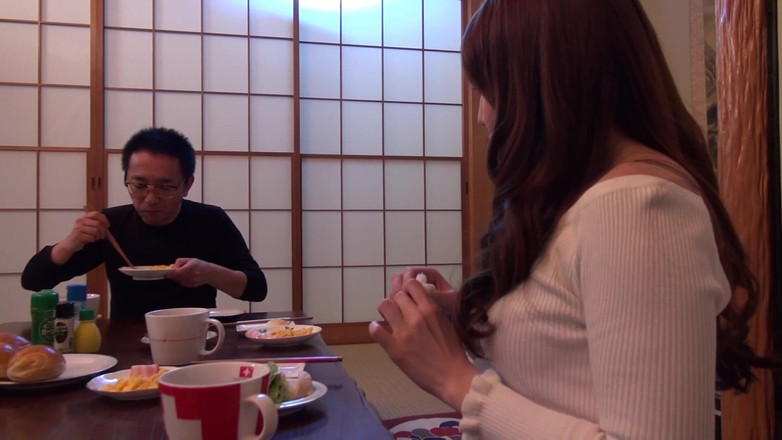 Raptor Inc: 禁止的身体关系淫荡人妻的情欲，他们让继父中出他们 -6