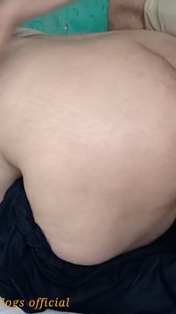 大屁股热辣继母说拳头操我的阴户，然后操肛门，把你的手指放在我的印度大屁股上，后入式操我
