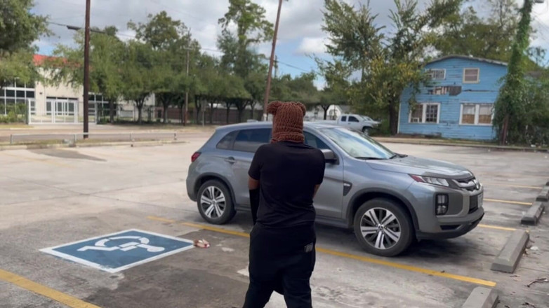 TeddyStrokez: Întinsă de Tiffany