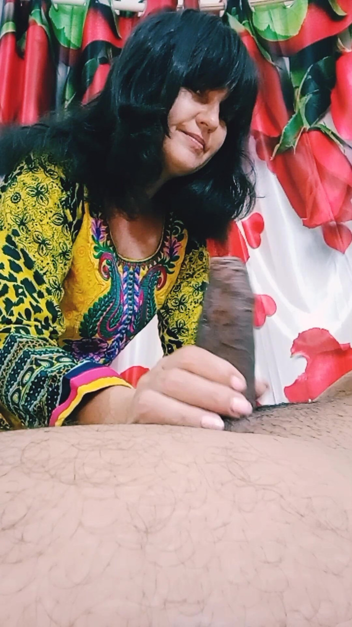 Bolly Karma: Obsesi suami dengan isteri jalang