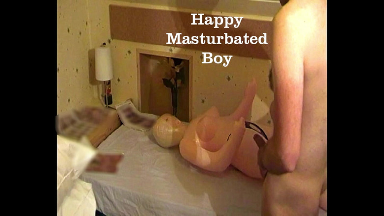 Mark Hannes: Обнаженная секс-кукла трахается, мастурбирует с накачкой пениса крупным планом