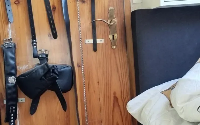 Lucysun30: Slave Plays with Herself