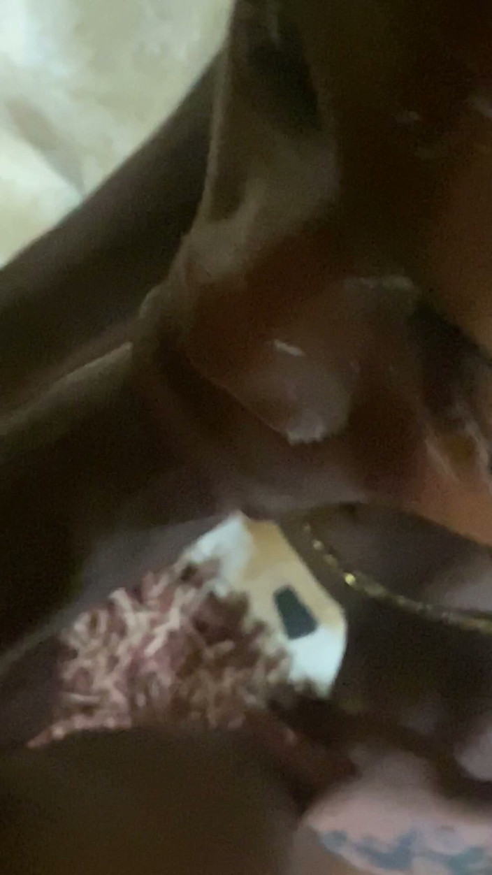 DivaHouz: Une ado taille une pipe baveuse