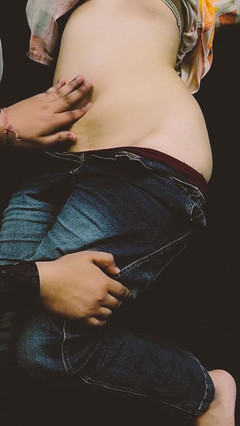 Vicky Thakur: Gadis remaja hot ini lagi asik ngentot sama mantan pacarnya