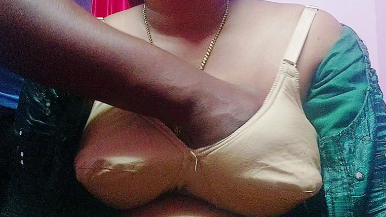 Desi Mohini: Desi Bhabhi hardcore sex s nevlastním otcem