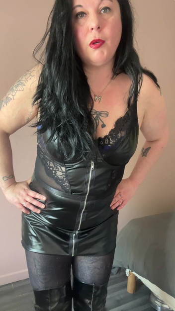 Maitresse Clara: Tu Ne Devrais Pas Acheter Cette Vidéo