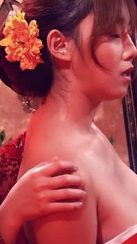 Dưới kimono - hai con đĩ đụ mạnh và ồn ào.