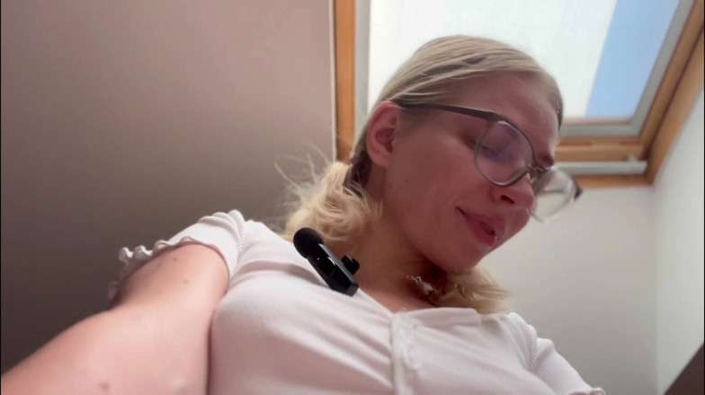 Goddess_Bella_Rae: Bollslagar Asmr - Viskande - Femdom