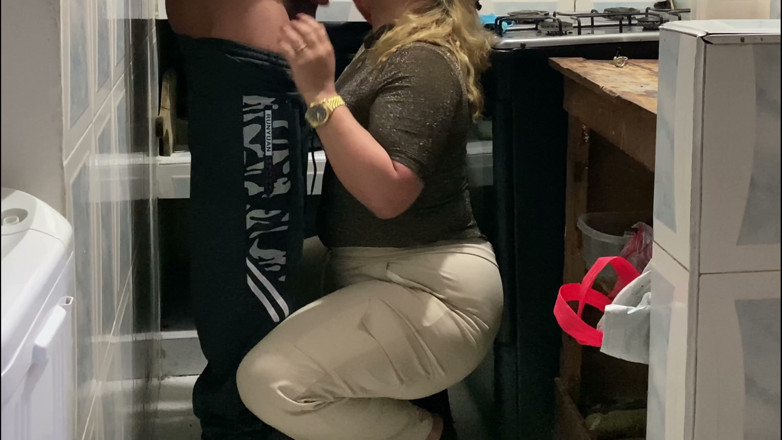 OnlyCasting: Blowjob in der küche, die ehefrau meines freundes