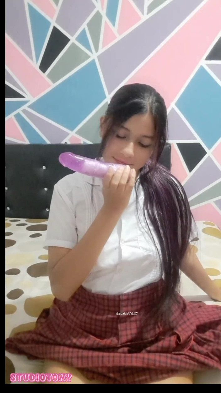 Yuli and tony: 監督の娘がビデオ通話をさせてくれる その1