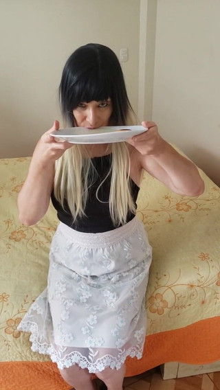 Agnes Swallow: Eating Cookies with Pee