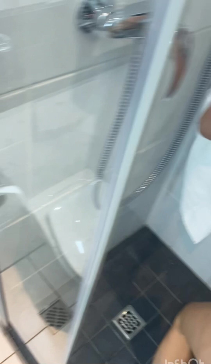 Yellow Juice: 2in1: Pissing Over Head - Piss - Fountain