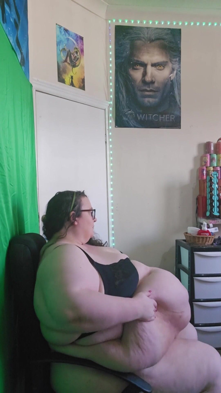 SSBBWLadyBrads: Seite auf bauchgöttin, SSBBW ladybrads